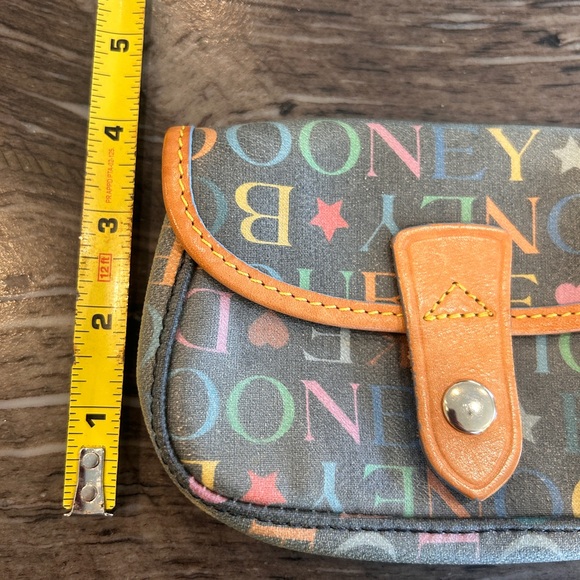 Dooney & Bourke wristlet wallet in perfect condition! - Picture 8 of 9